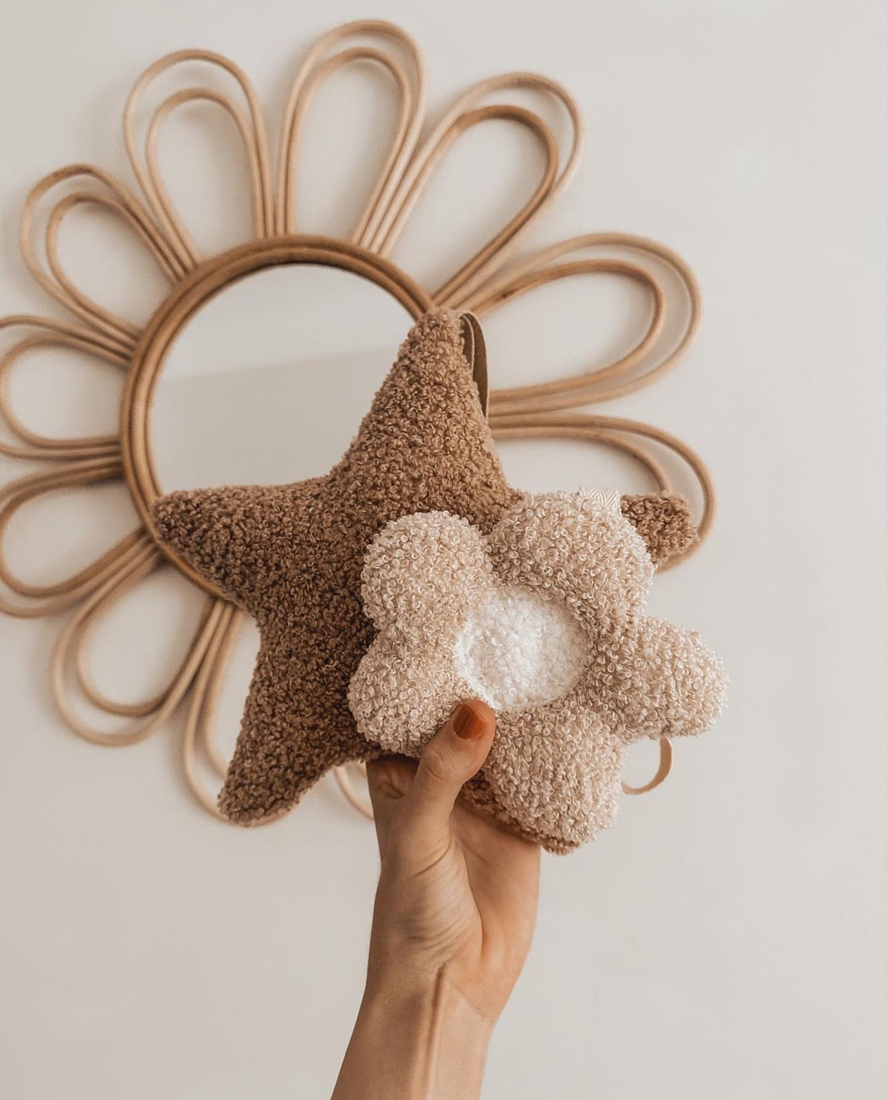 Medium Daisy Cushion