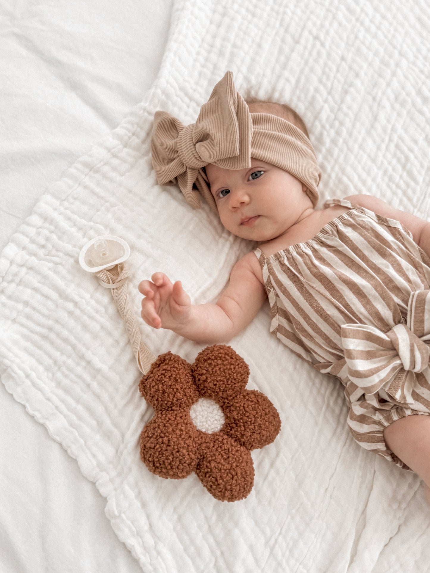 Mini Daisy Dummy Holder