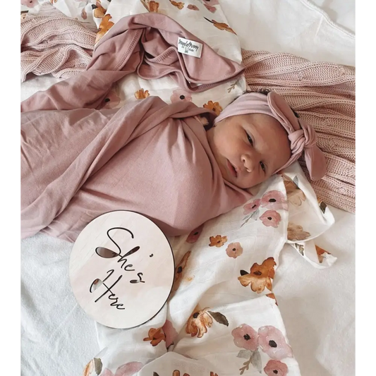She's Here Scandi Birth Announcement - Timber Tinkers
